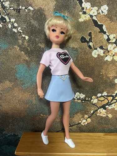 Sindy 1982 sad - face, doll