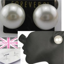 BIG 2.5cm PEARL STUD EARRINGS