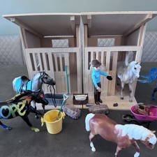 Breyer Horse Stable And
