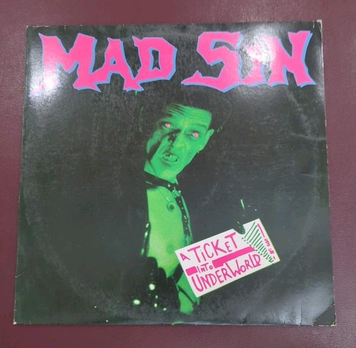 Mad sin ticket - ticket, into