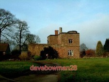 PHOTO  UNUSUAL STONE HOUSE