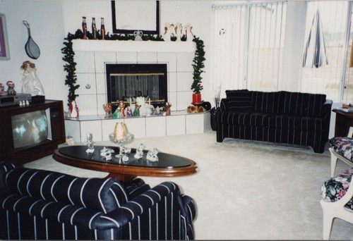 1990s living room black - living,
