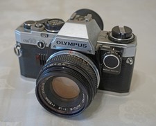 OLYMPUS OM10 35mm FILM CAMERA