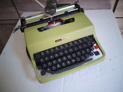 Olivetti letter typewriter - letter,