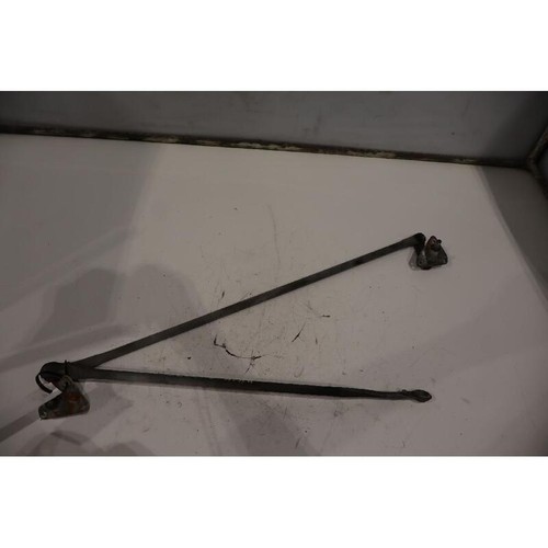 Front windscreen wiper - front,