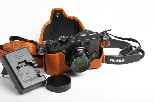 Fuji x10 black nice condition - x10,