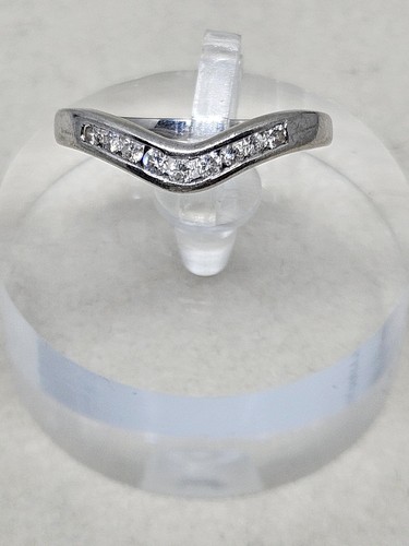 9kt white gold diamond - white,