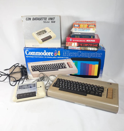 Commadore bundle with - commadore,