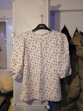 Lovely White Flowery Top 18 Papaya Matalan Excellent Condition