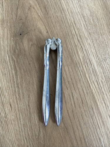 Nut cracker ribbed metal - nut,