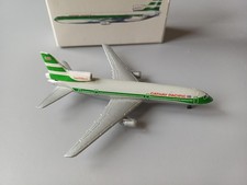 Schabak Diecast Model Airliner 1:600 Lockheed L-1011 Tristar Cathay Pacific