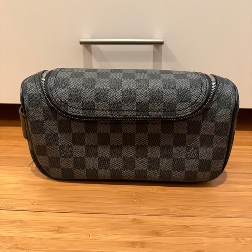 Louis vuitton toiletry pouch - toiletry,