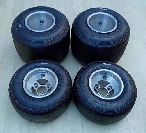 Mojo d2xx slick tyres - on, 3