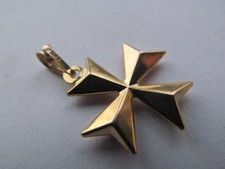 9ct gold Maltese cross pendant