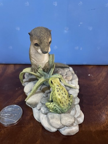 Otter and frog figurine - frog,