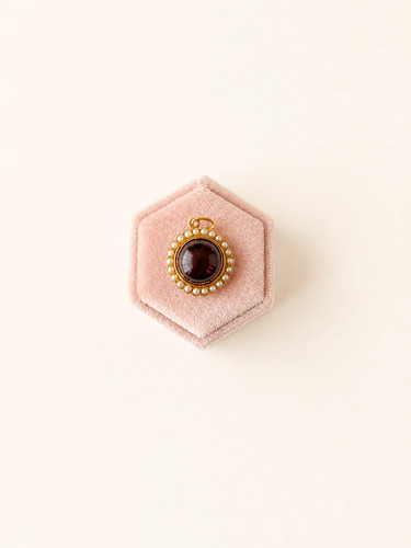 9ct yellow gold - 9ct, synthetic