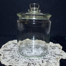 Lidded Apothecary Glass
