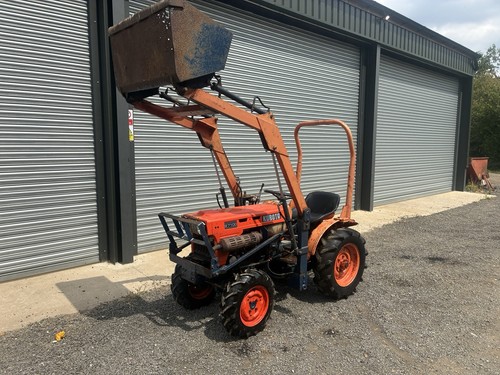 Kubota b7100 compact tractor - b7100,