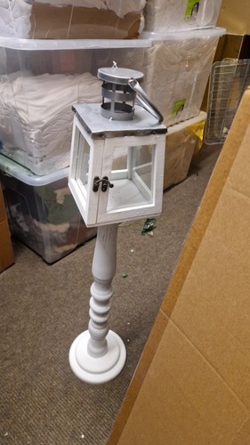 Floor standing lantern - standing,