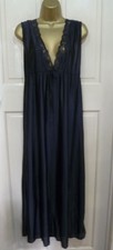 VINTAGE PRETTY BLACK SILKY GLOSSY NYLON LONG NIGHTDRESS PRETTY LACE SZ 18-20