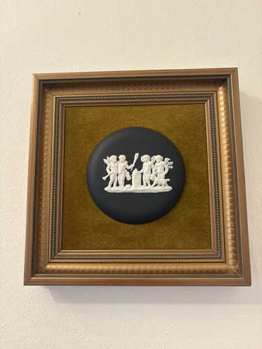 Wedgwood mounted cameo - mounted,