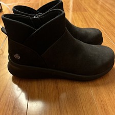 Black Cloudsteppers by Clarks