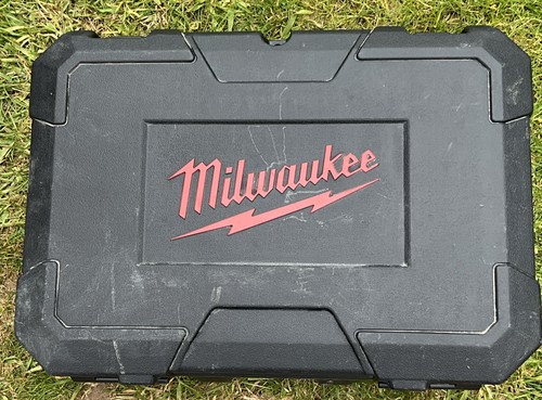 Milwaukee sawzall m18 bsx 402c - milwaukee,