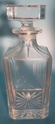 Square glass decanter with - square,