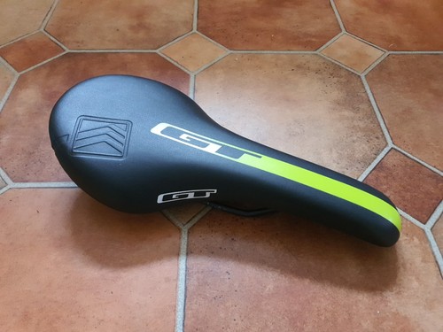 Cycles saddle - cycles, saddle.
