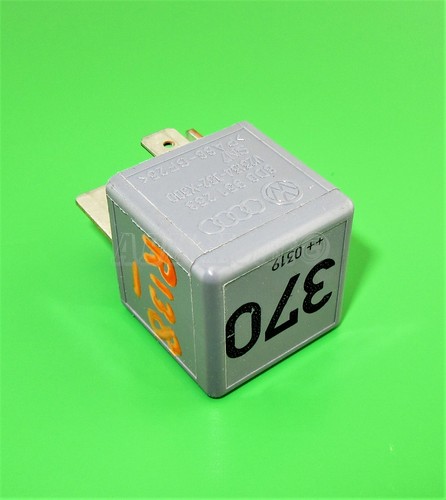 138 audi grey - vw, close