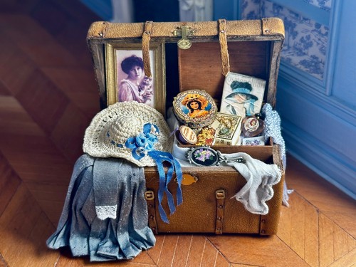 Dolls house miniature - , 1:12
