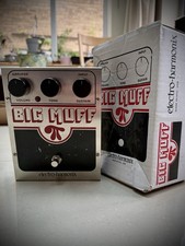 Electro-Harmonix Big Muff Pi Fuzz Guitar Pedal