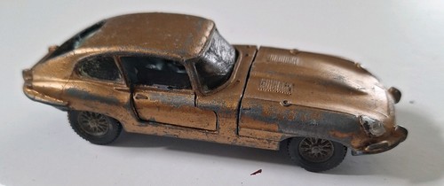 Dinky 131 jaguar type - jaguar, 2+2
