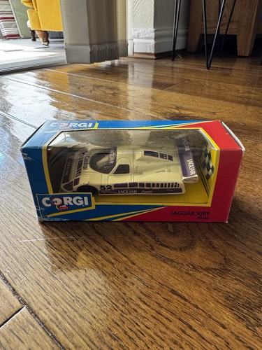 Corgi castrol jaguar xjr9 - 1/43,