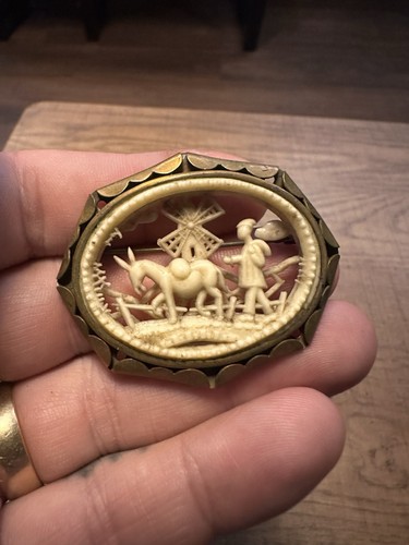 Vintage brooch scenic farmer - scenic,