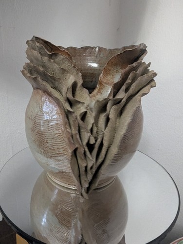 Studio art pottery sculptured - studio,