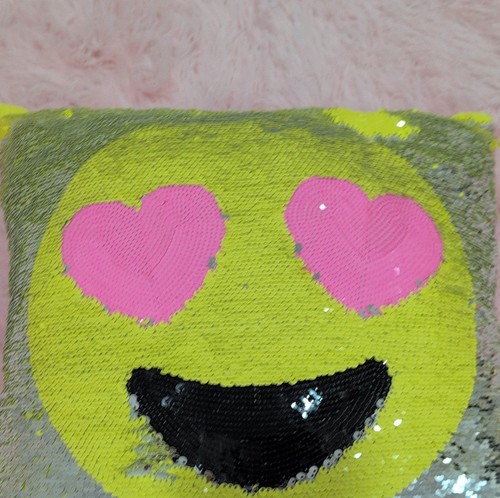 Sequin heart eyes - heart,