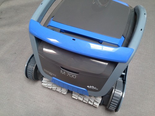 Dolphin m700 robot - dolphin, pool