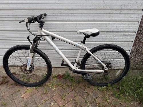 Carrera vulcan mountain bike - mountain,