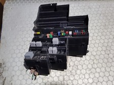 05 Jaguar S-Type Engine Bay Fusebox With Relays 2r8t-14a075-c