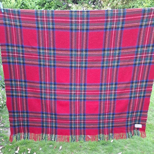 Vintage wool tartan picnic - tartan, car
