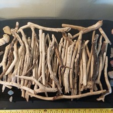 DRIFTWOOD PIECES. Arts &