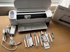 Cricut Maker Machine Bundle: Excellent Condition – Tools, Mats & Blades Included