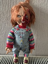 MEZCO Child’s Play 3 Pizza Face Talking Chucky