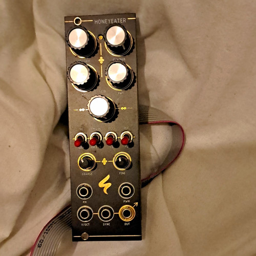 Modular honeyeater eurorack - honeyeater,