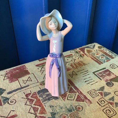 Lladro 5011 coy girl trying - coy,