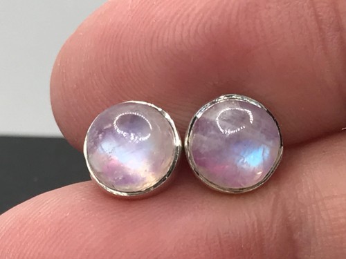 Pink rainbow moonstone round
