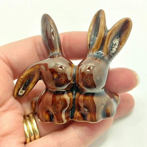 Delightful kissing bunnies - kissing,