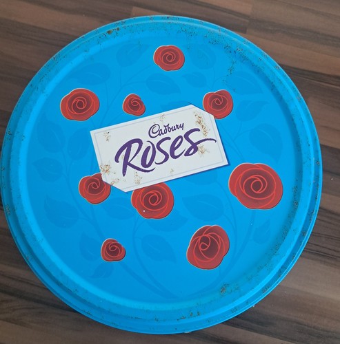 Vintage cadbury roses tin - cadbury,