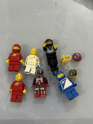 Lego classic space minifigures - lego,